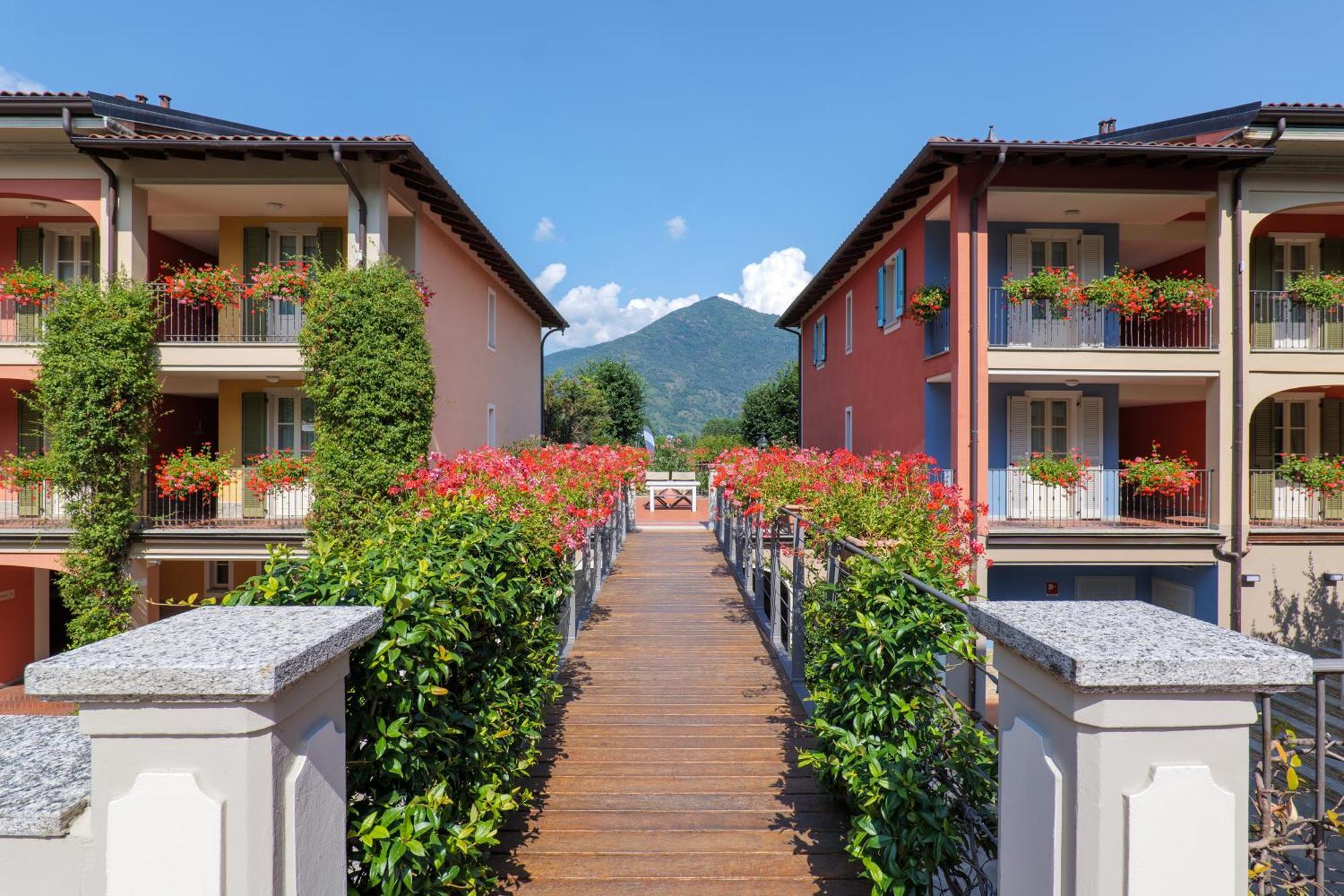 Aquazzurra Resort & Aparthotel Cannobio Exterior photo