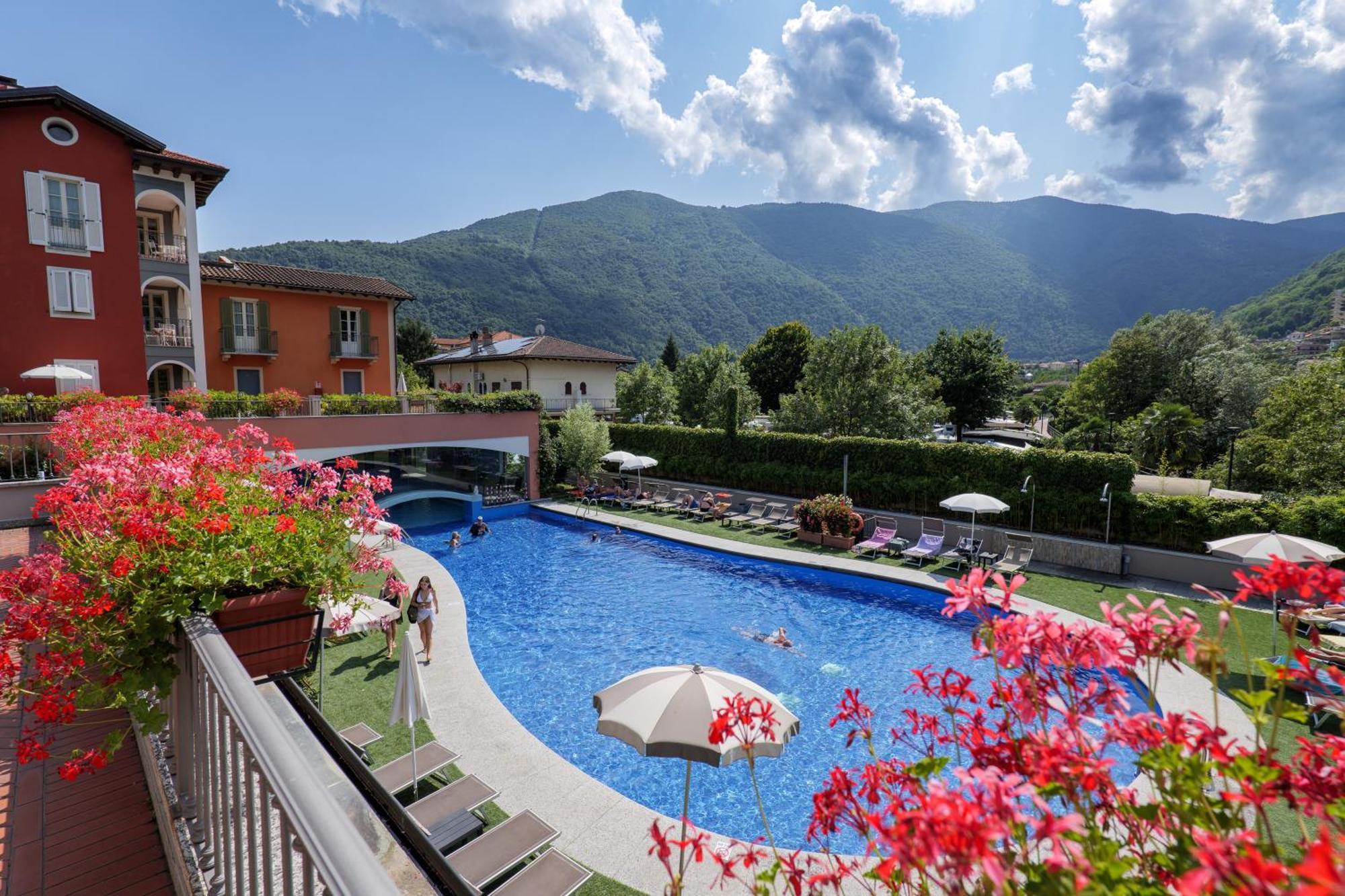 Aquazzurra Resort & Aparthotel Cannobio Exterior photo